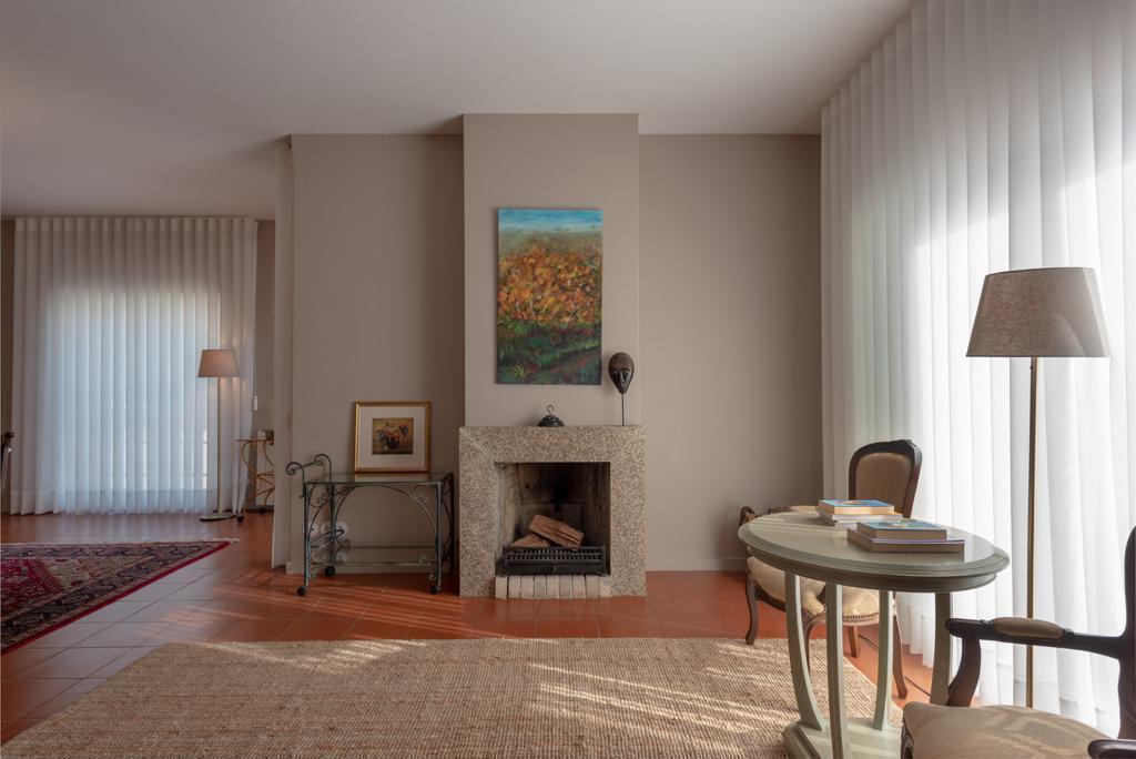 Sala de estar com lareira